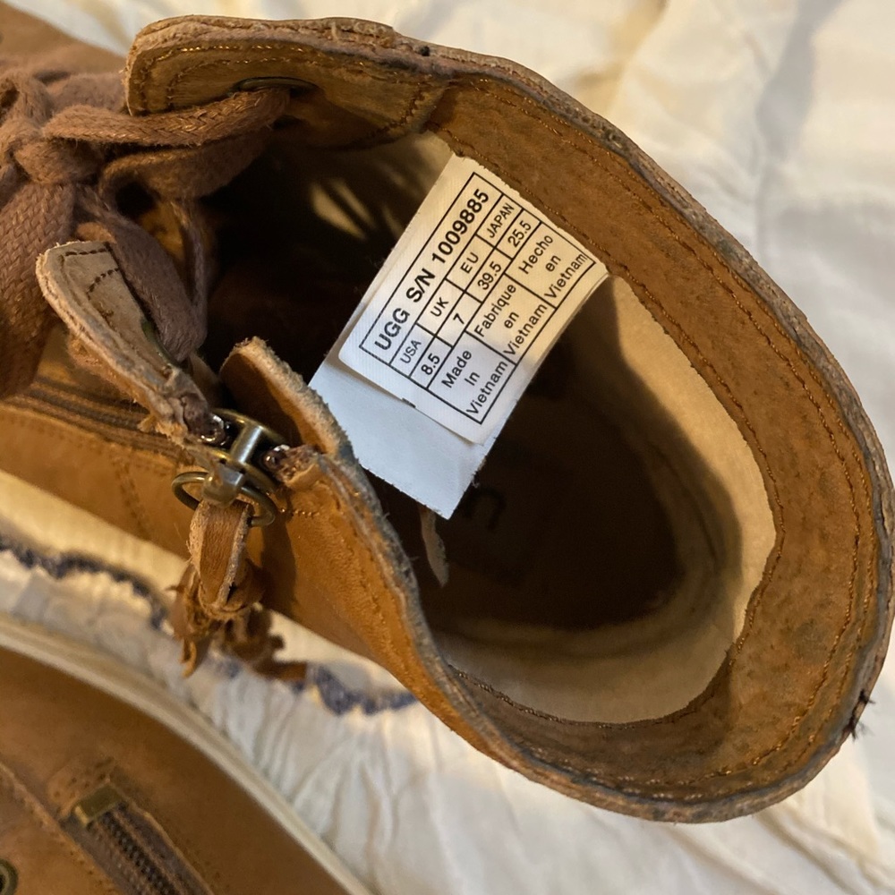 Blaney Ugg leather shoe - Picture 7 of 8